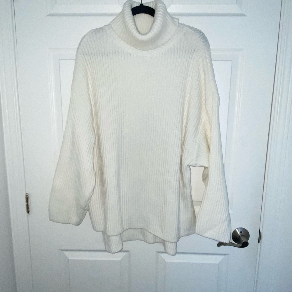 H&M Cozy White Turtleneck Sweater